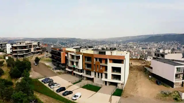 Lisi Townhouse — Gallery View 2